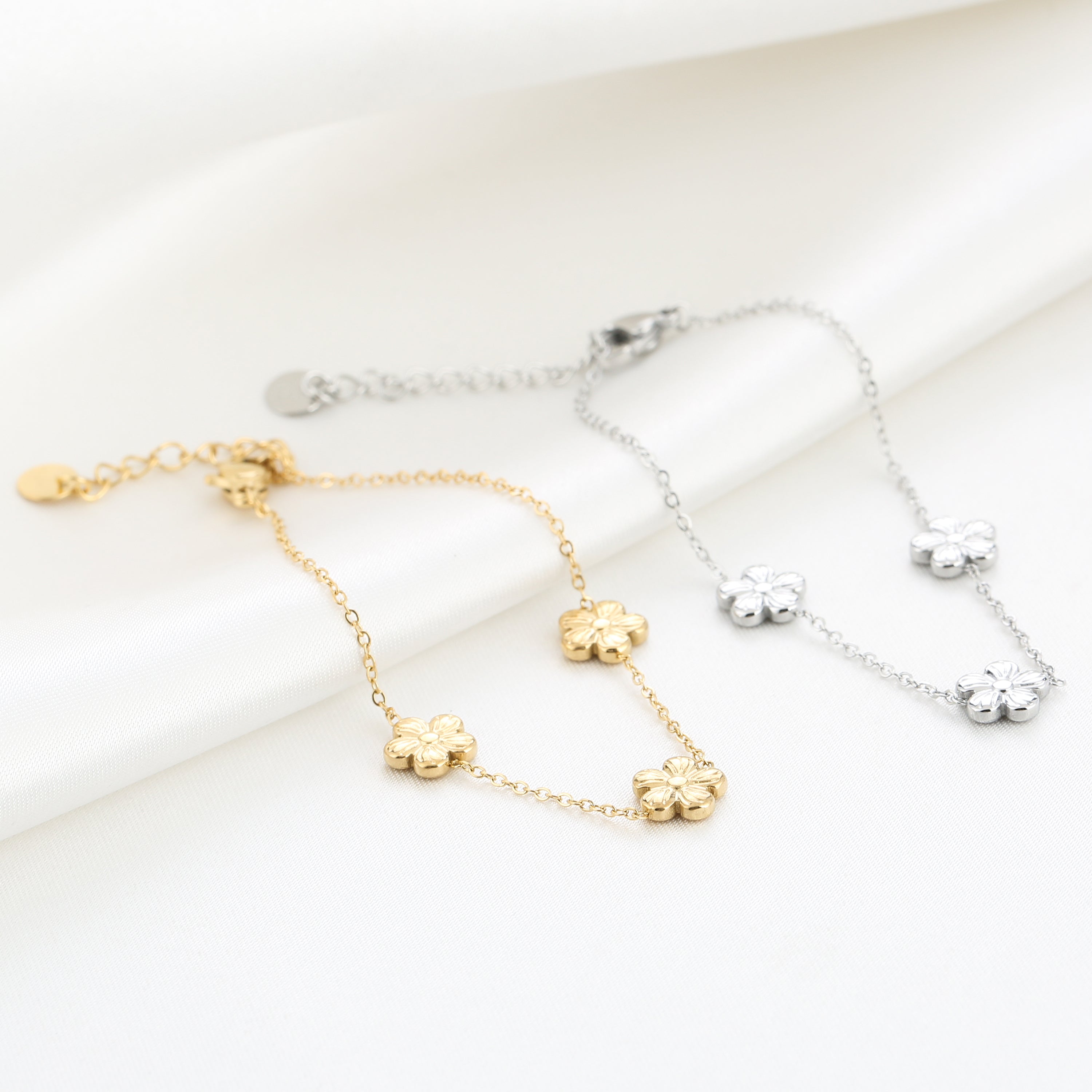Blossom Trio Bracelet Gold