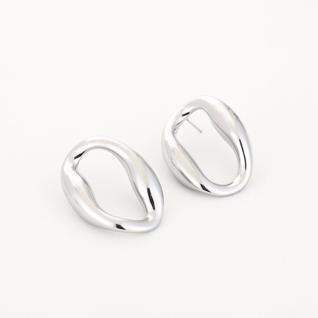 Organic Oval Earrings Silver