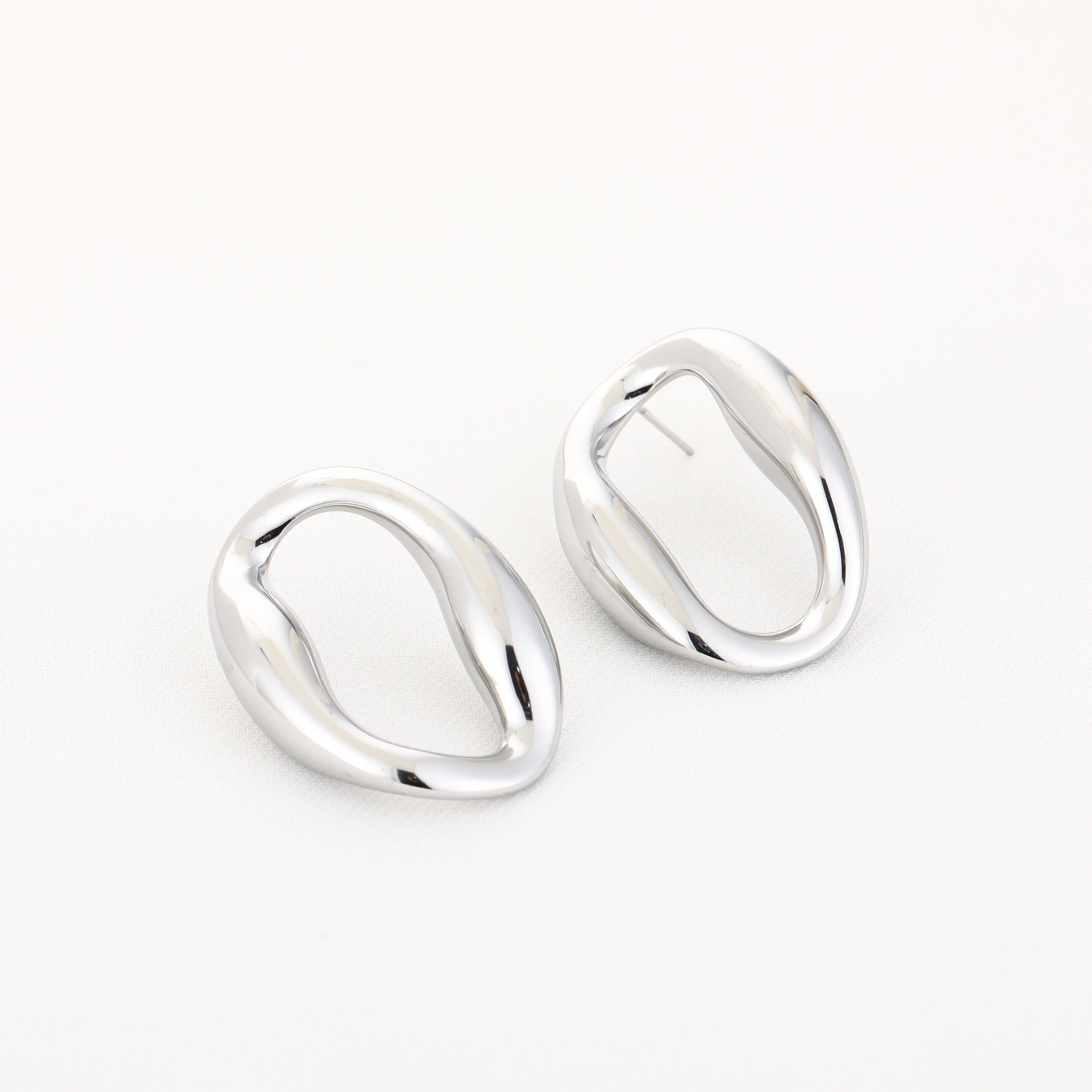 Organic Oval Earrings Silver