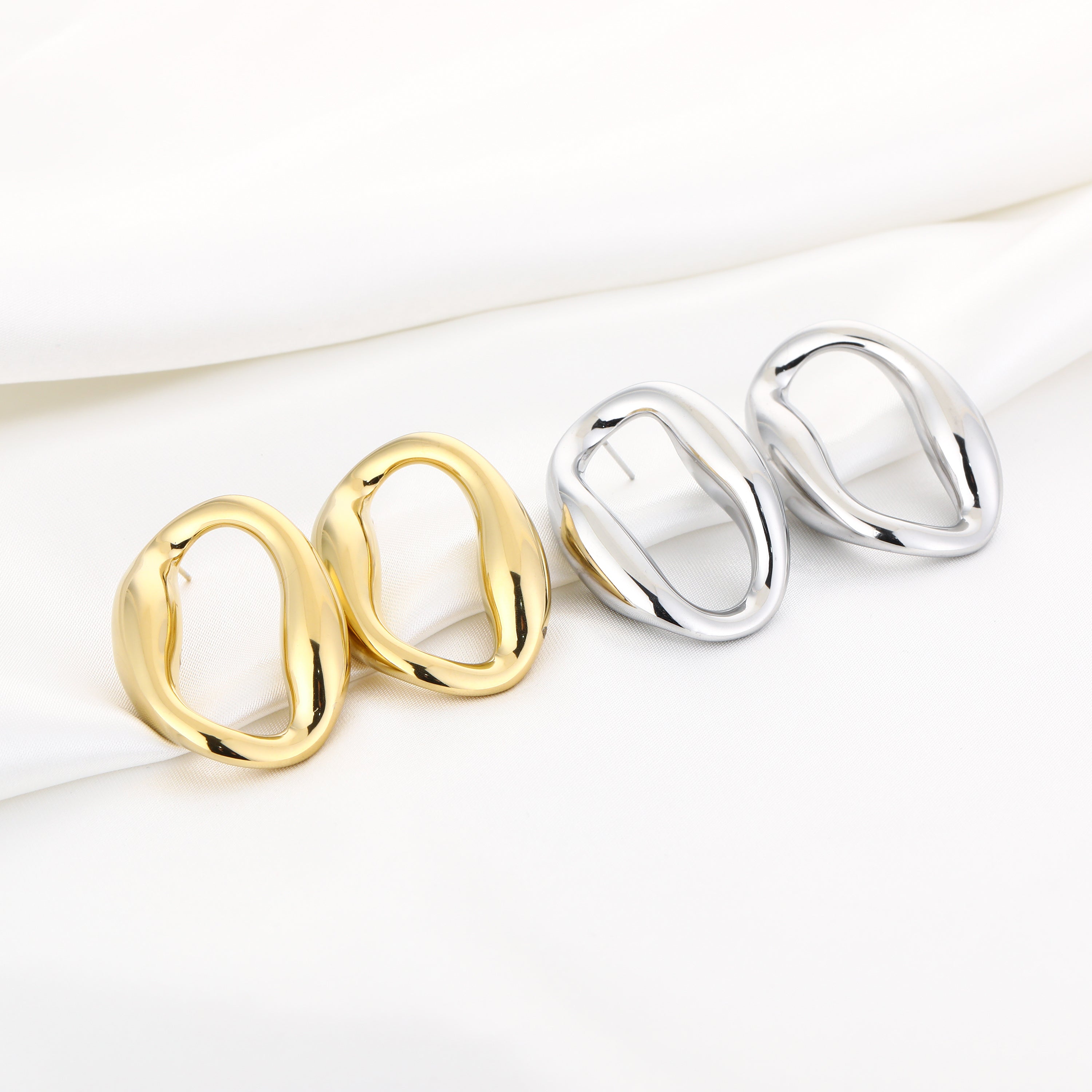 Organic Oval Earrings Silver