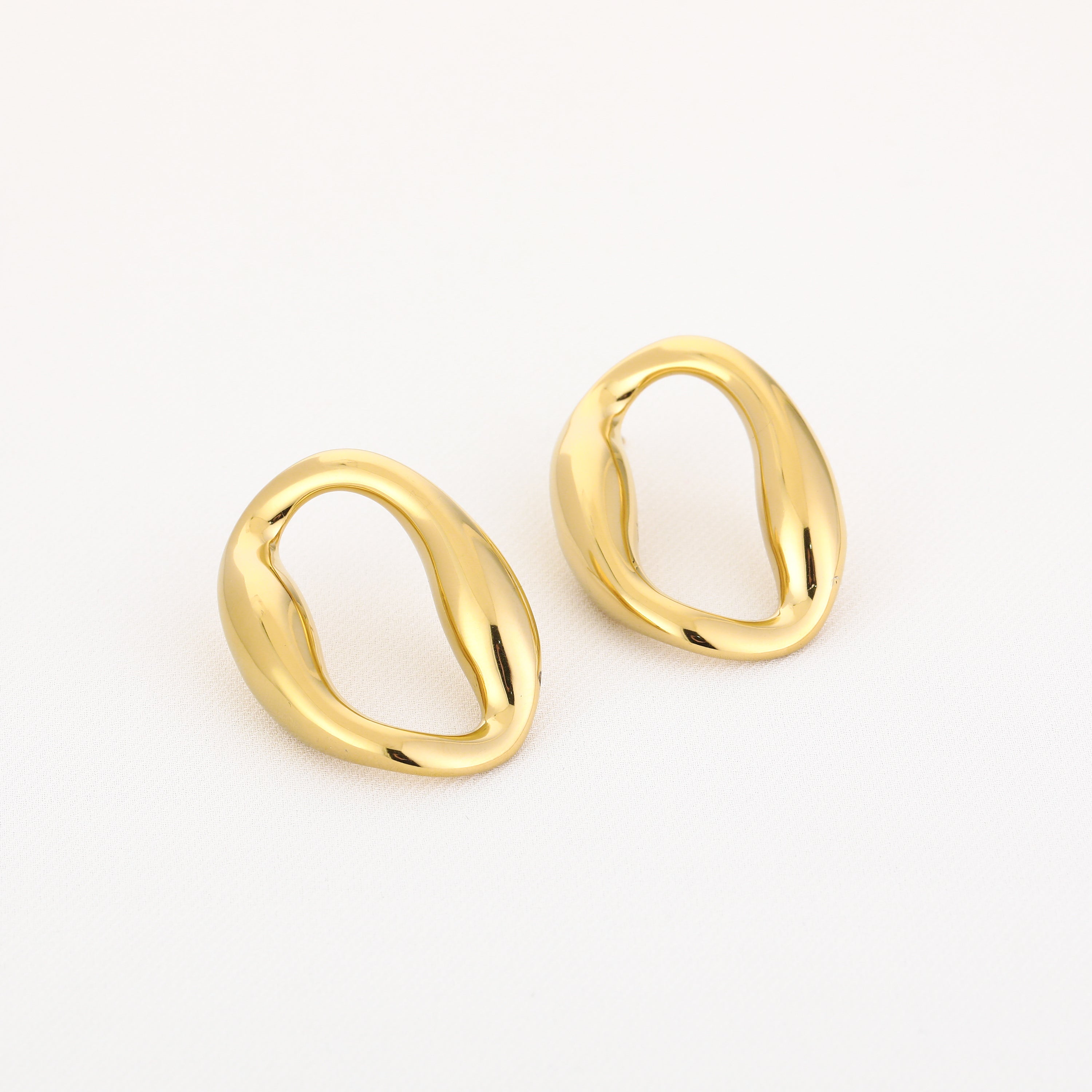 Organic Shape Earrings Gold