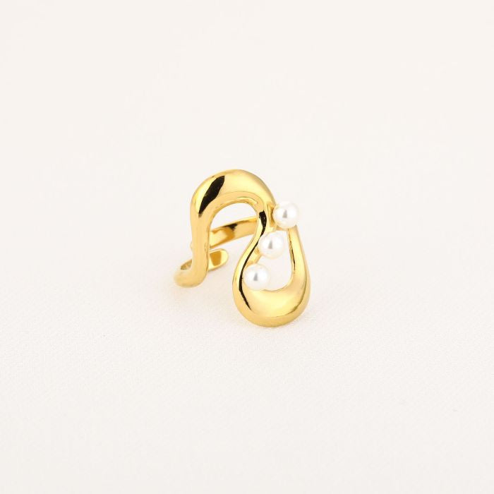 Luna Pearl Ring