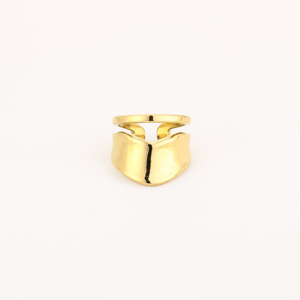 Wave Statement Ring Gold