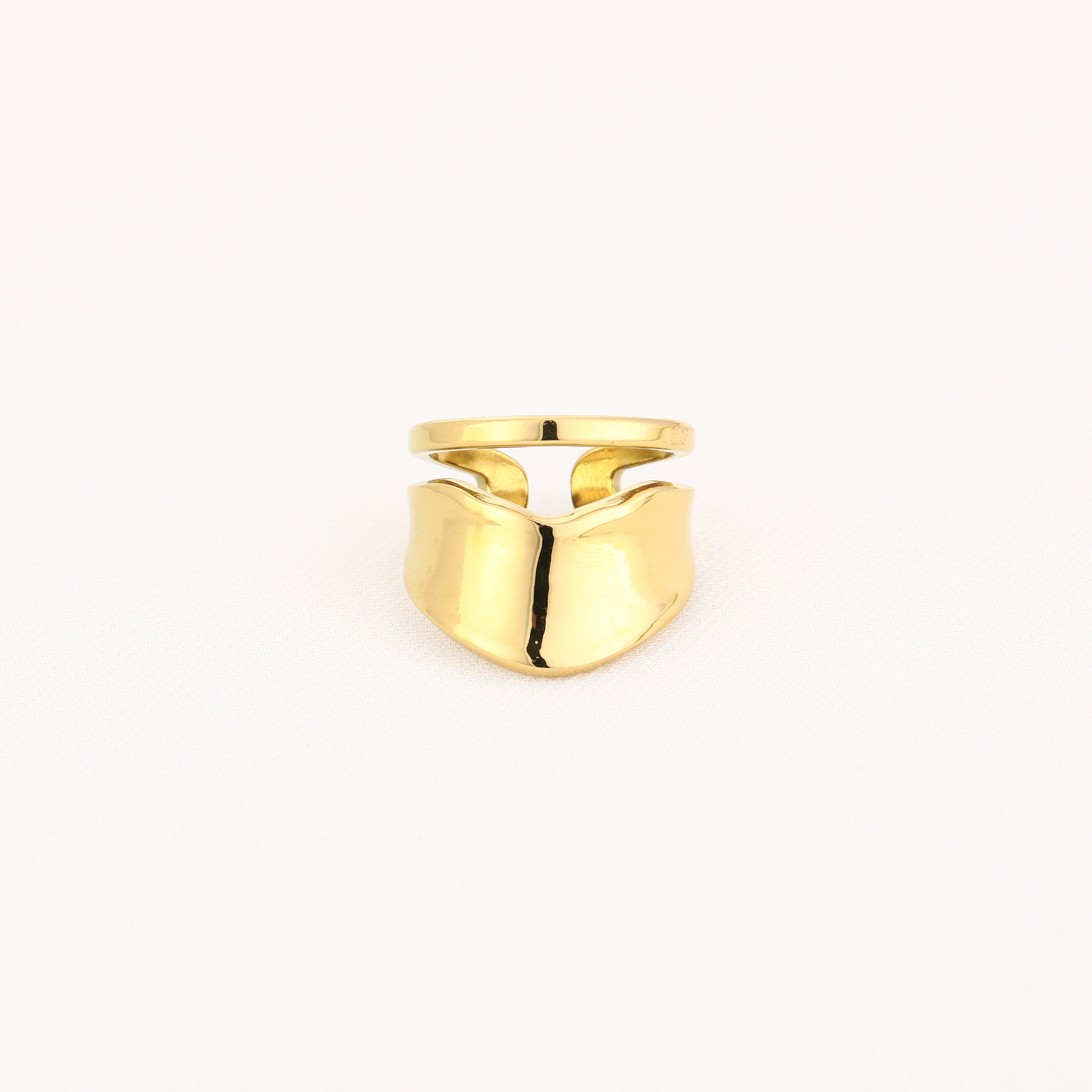 Wave Statement Ring Gold