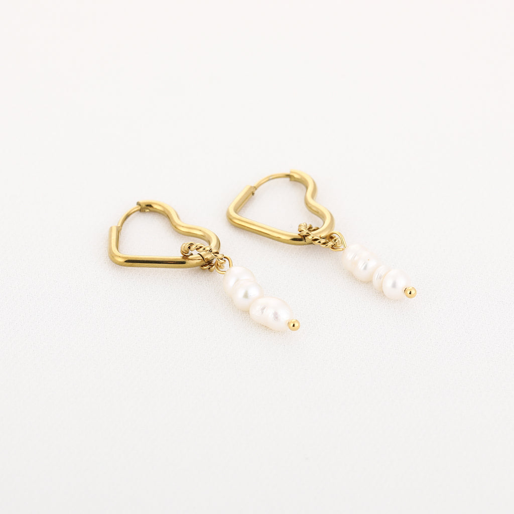Heart Pearl Earrings Gold