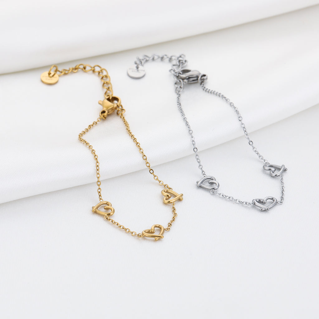 Trio Hearts Bracelet Gold