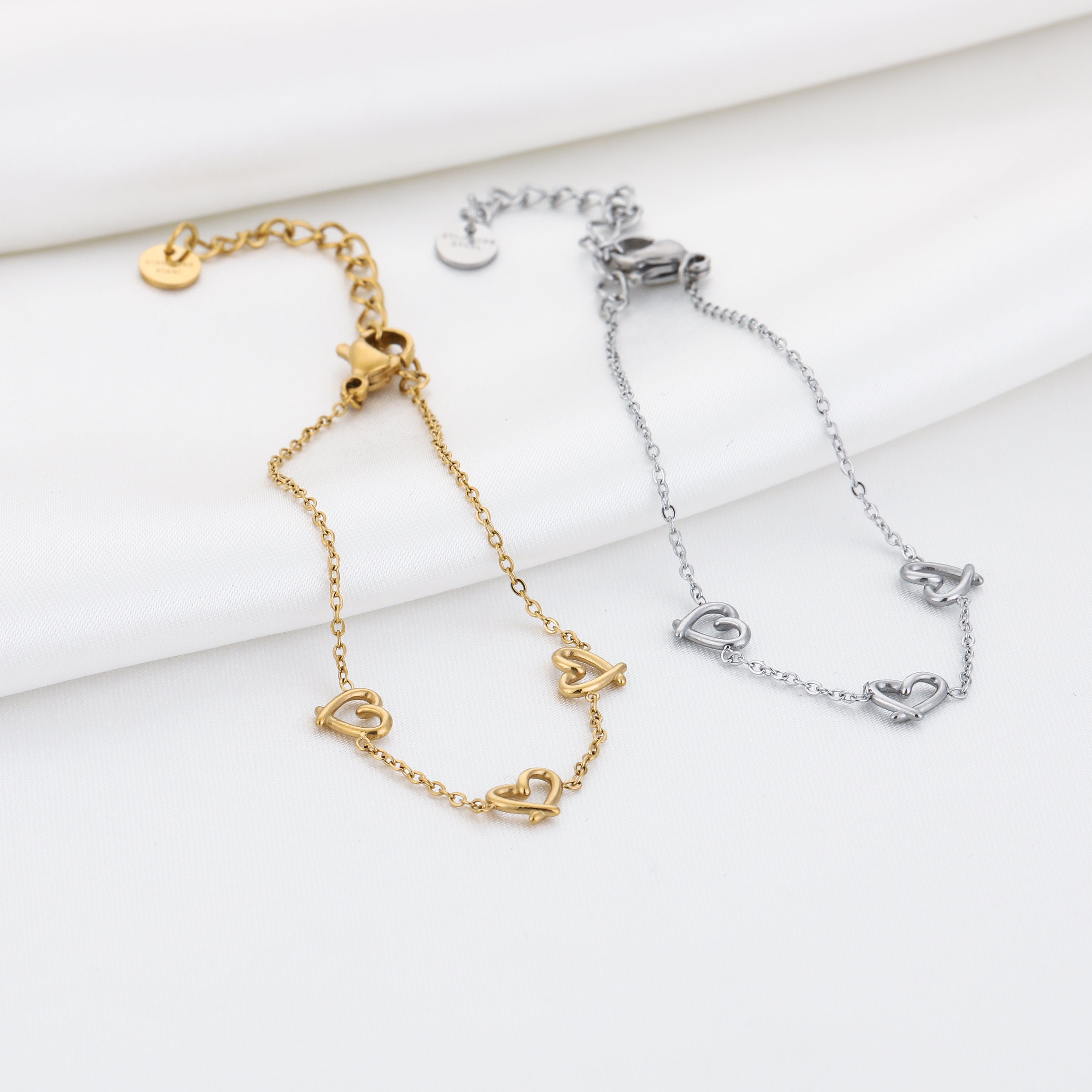 Trio Hearts Bracelet Gold