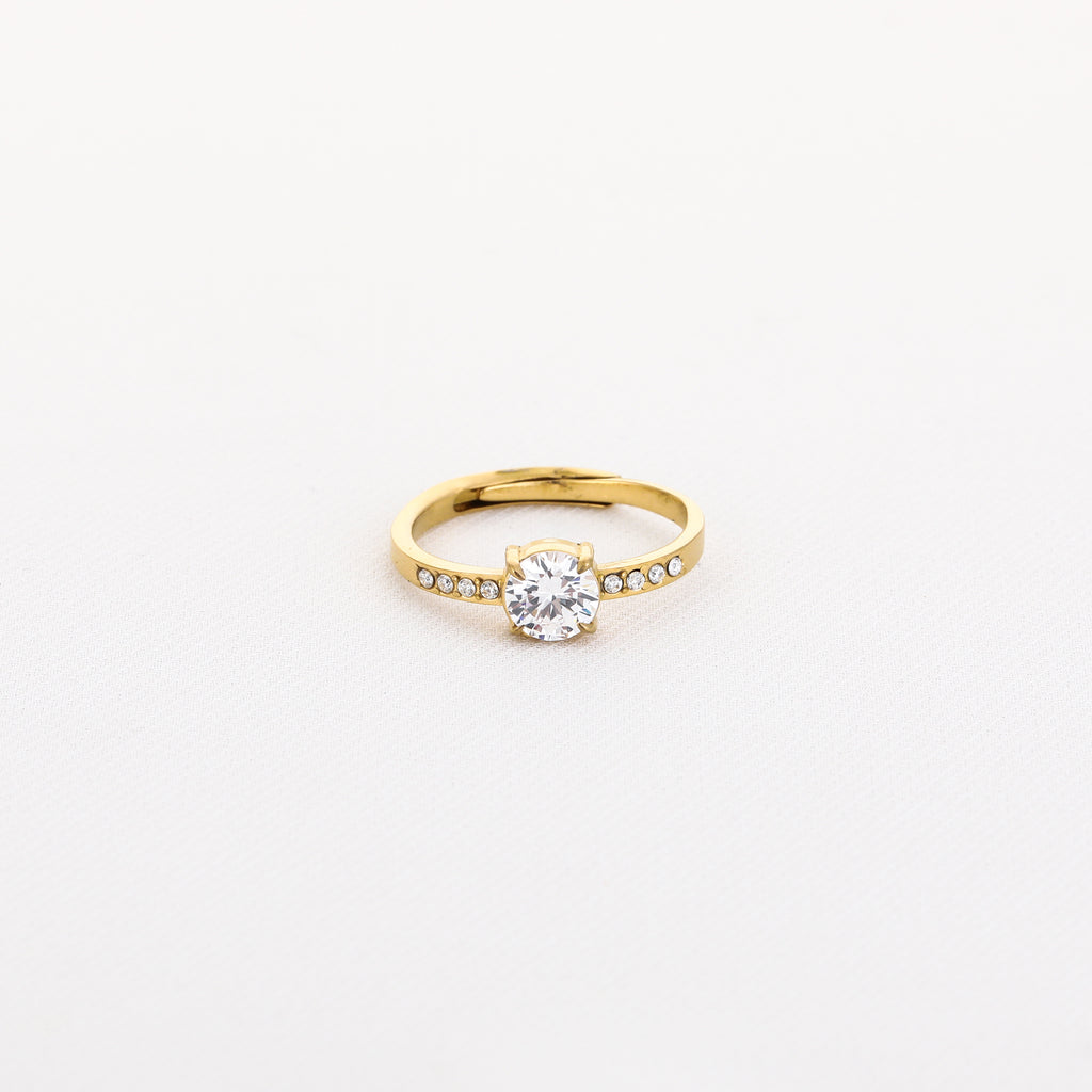 Elegant Sparkle Ring Gold