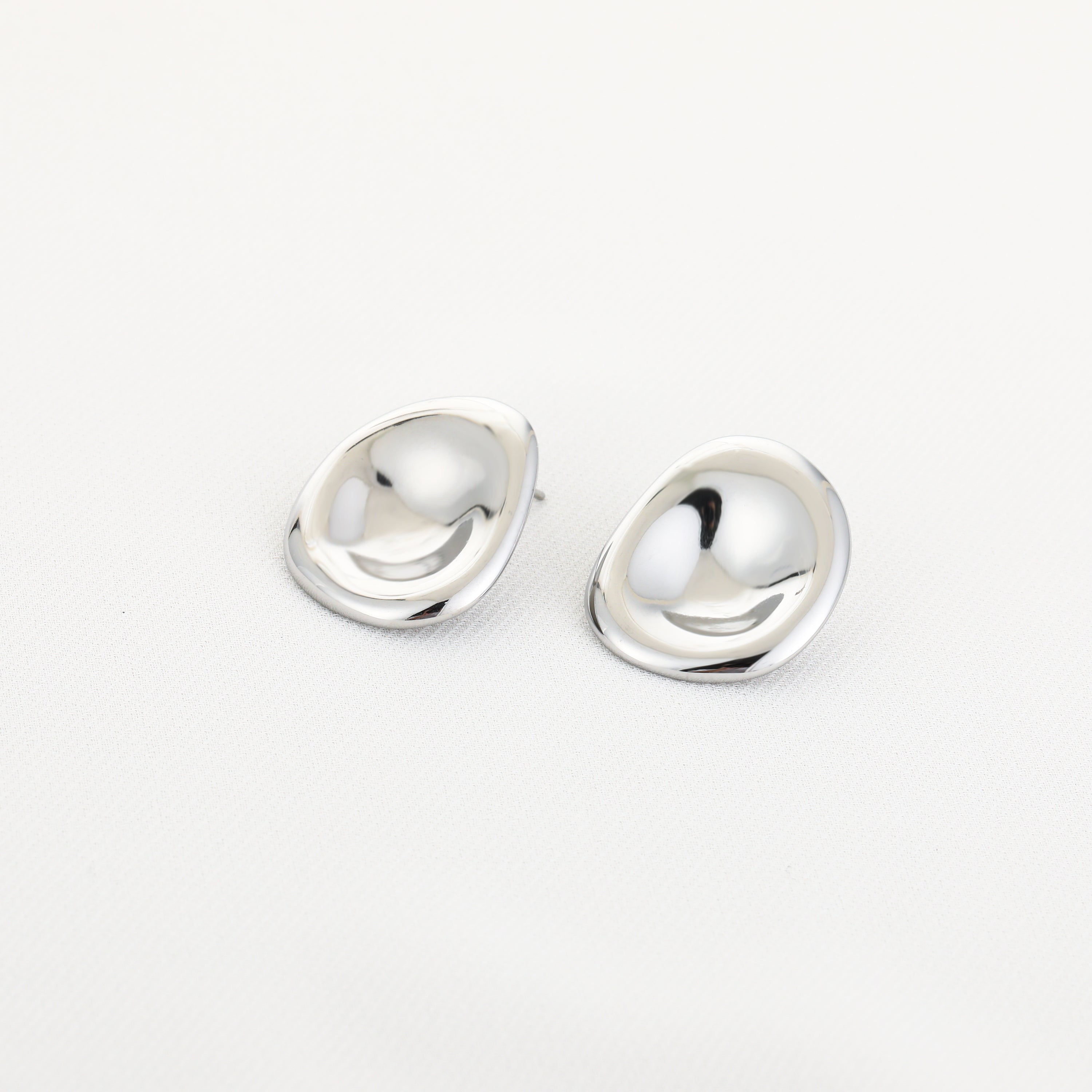Organic Oval Studs Silver