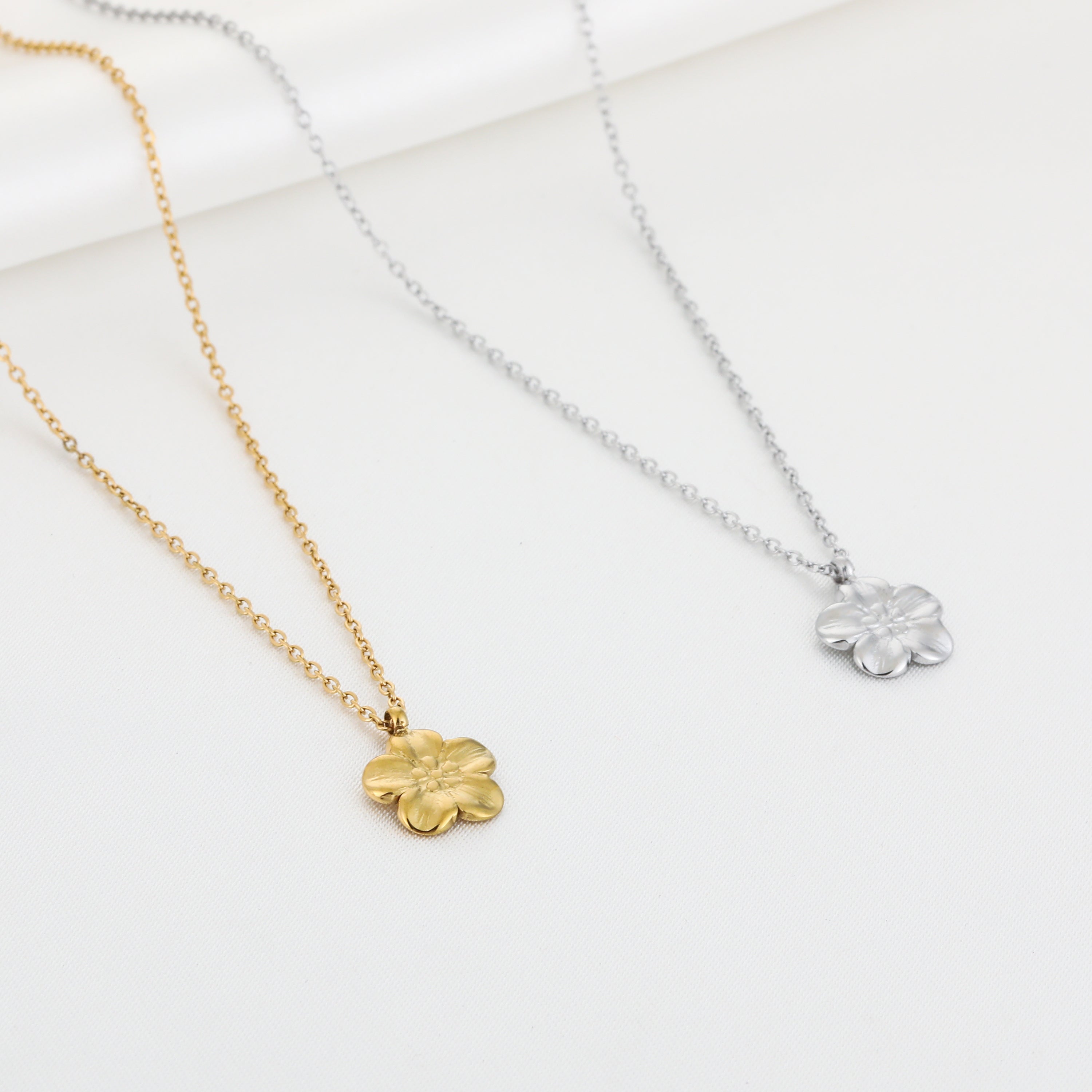 Golden Blossom Necklace Gold