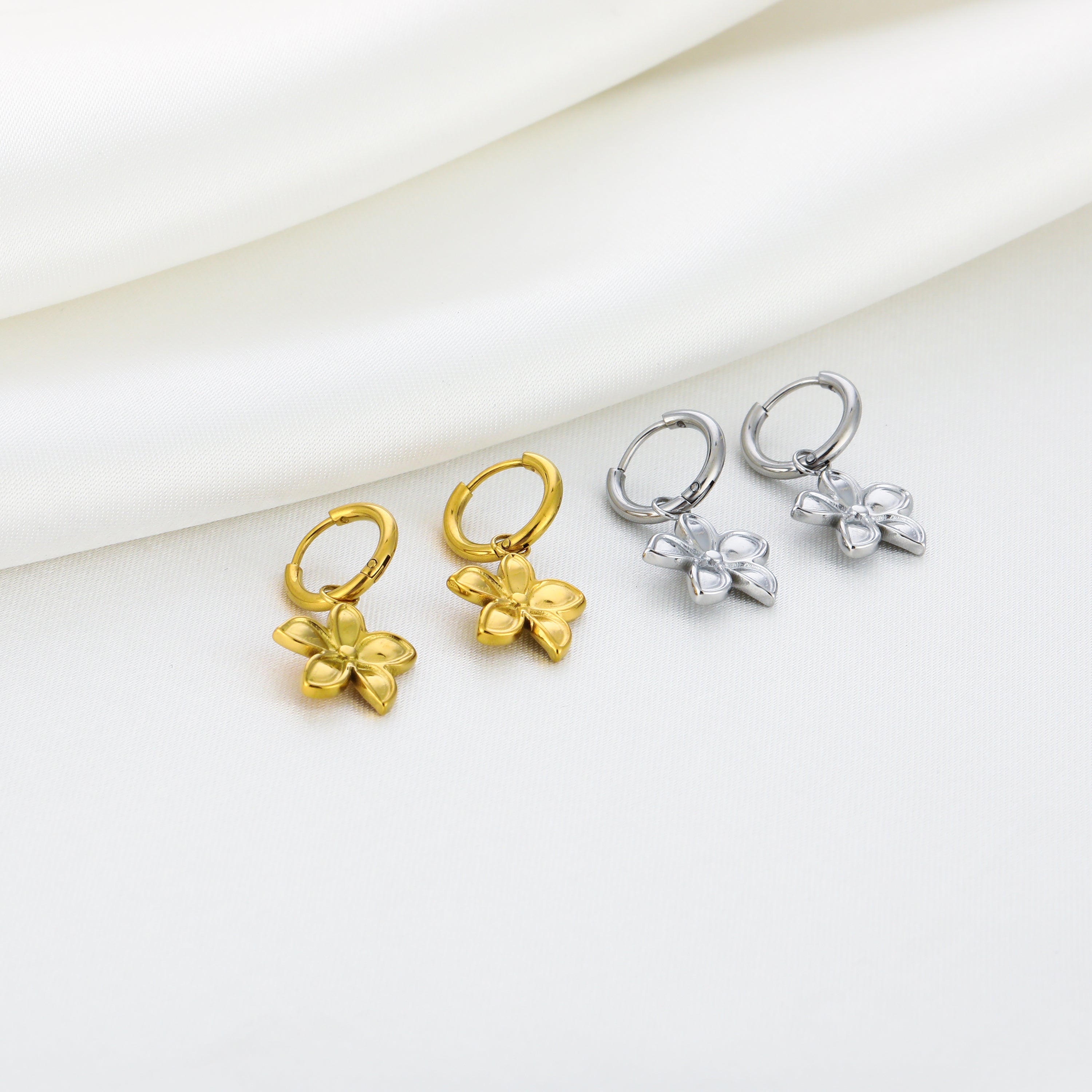 Luna Flower Hoops Silver