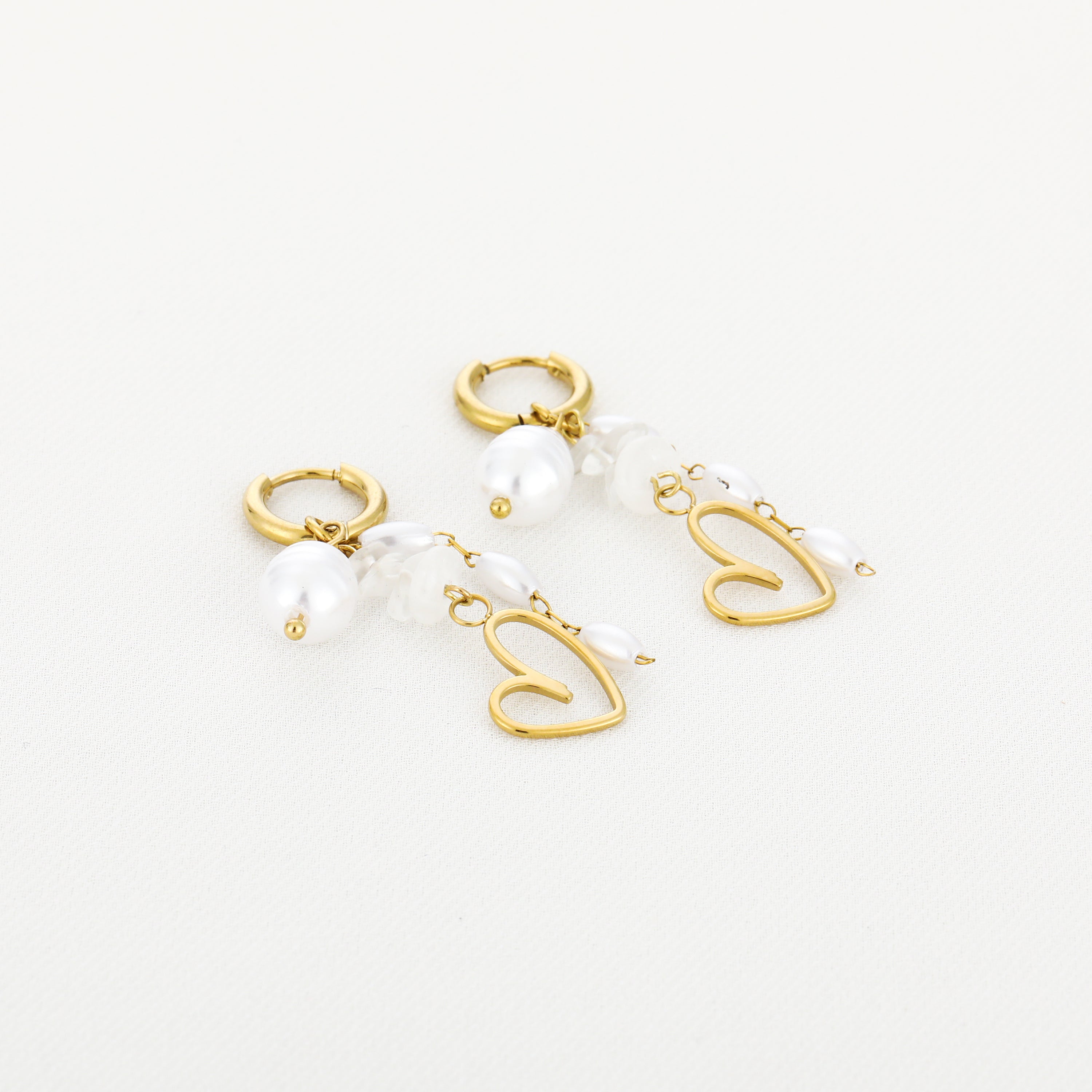 Amour Pearl Hoops