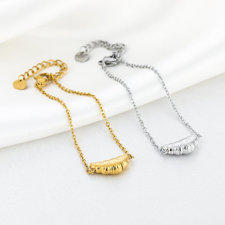 Croissant Bracelet Gold