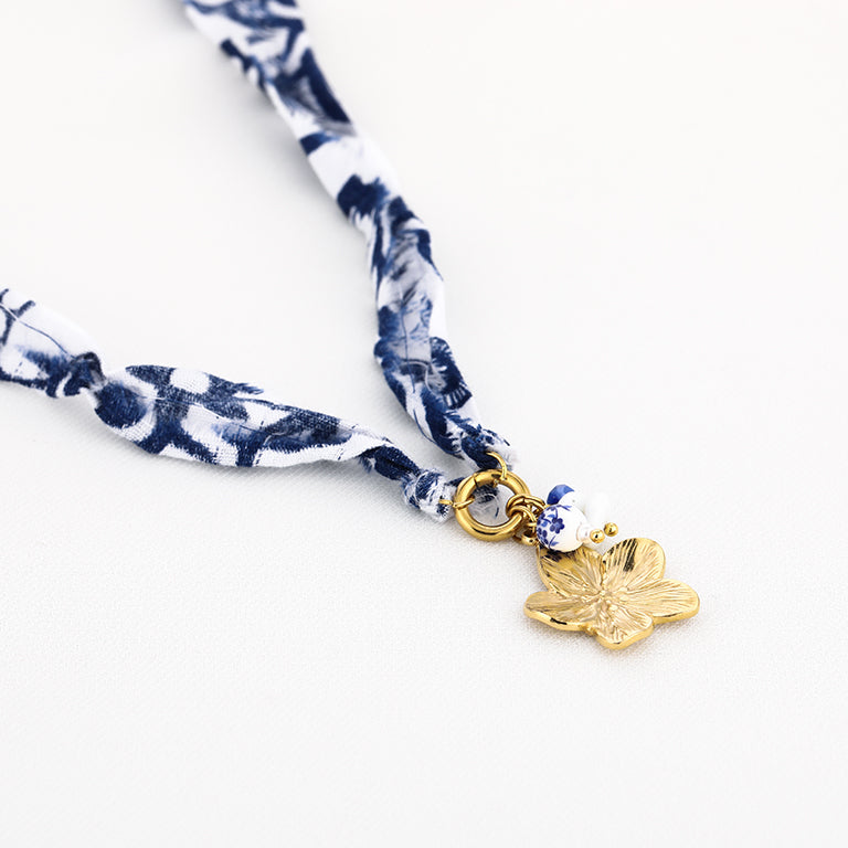 Santorini Flower Necklace